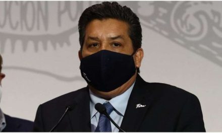 Juez suspende orden de aprehensión contra Cabeza de Vaca