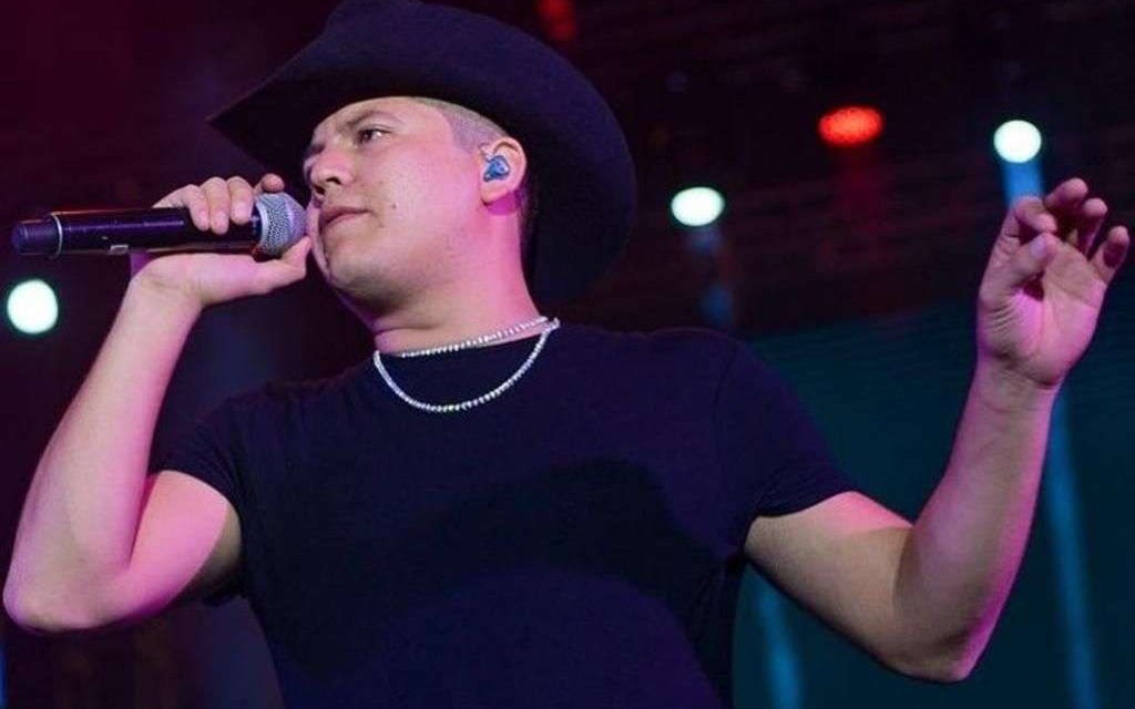 Acusan a Remmy Valenzuela de golpear brutalmente a su primo y su novia