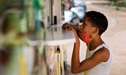 Pobreza sube por Covid-19; alcanza a 54% de población