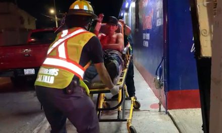 Intenta saltar barda termina bañado en sangre en Saltillo