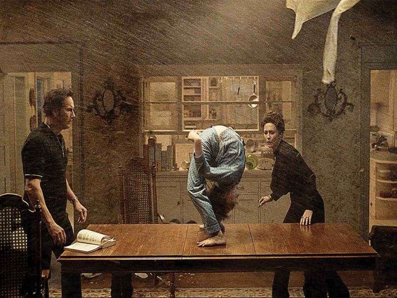 «The Conjuring» releva a «A Quiet Place» al frente de la taquilla .