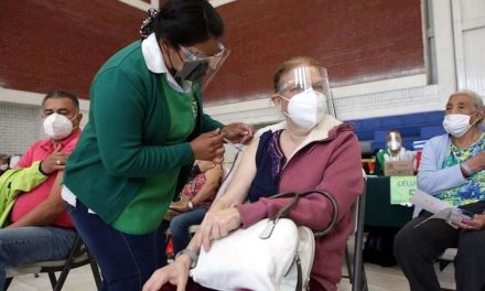 Mañana inicia la segunda dosis de la vacnua Astra Zeneca para adultos mayores en Saltillo