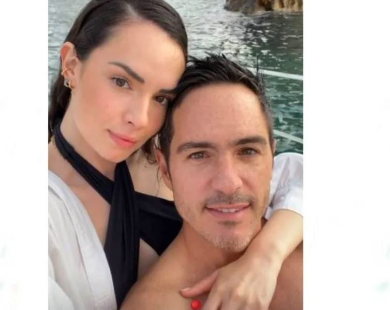 Mauricio Ochmann ya olvidó a Aislinn y presenta a su nueva novia