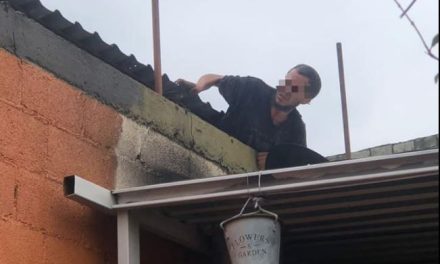 Intenta robar casa en Zona Centro y queda atorado en Saltillo