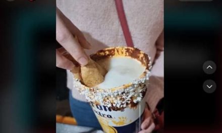 «Michenmoladas» a base de cerveza, mole y flautas porque la «Gomichela» es cosa del pasado