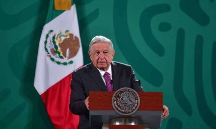 Exhibe AMLO a Aguilar Camín insultándolo: “Probablemente pierda la revocación de mandato por pen..”