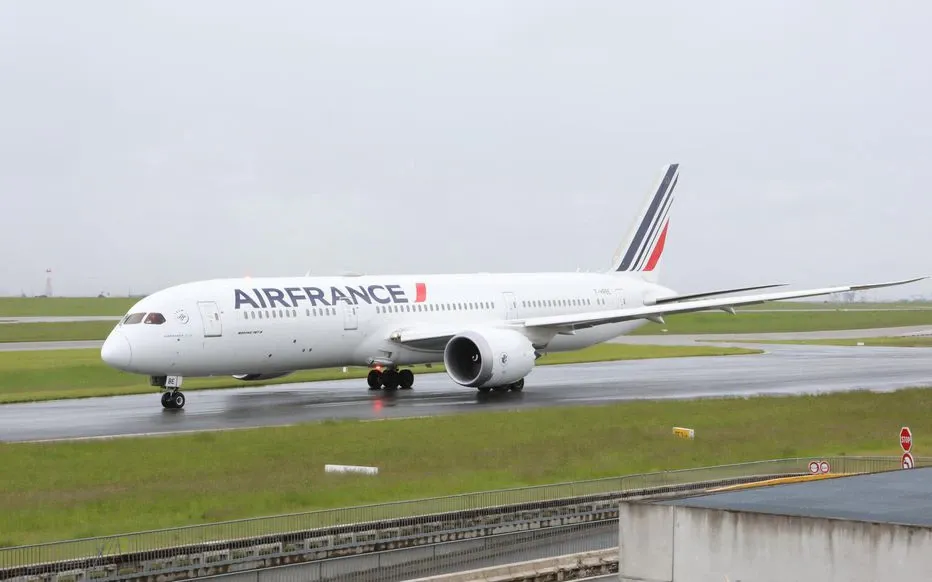 Aíslan avión de Air France ante sospecha de bomba