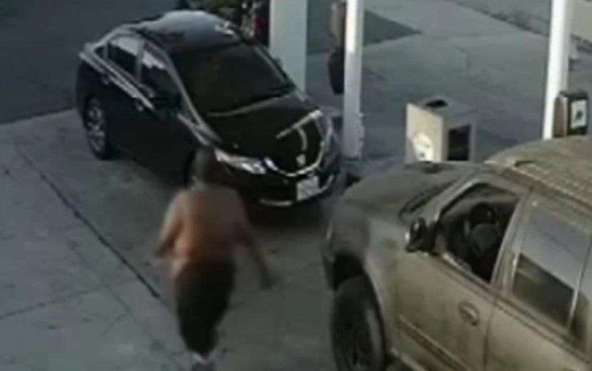 Hombre golpea a mujer que cargaba gasolina en California