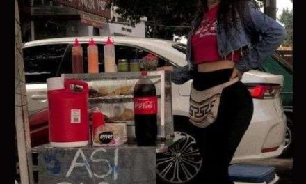 ‘Así pago mi universidad, no con OnlyFans’; chica se hacer viral vendiendo comida en puesto callejero