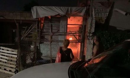 Hombre moviliza a cuerpos de emergencia por quema en Saltillo