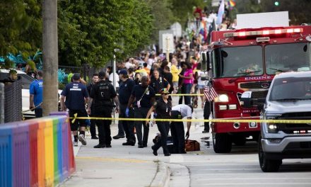 Atentado contra comunidad LGBTQ deja un muerto y un herido