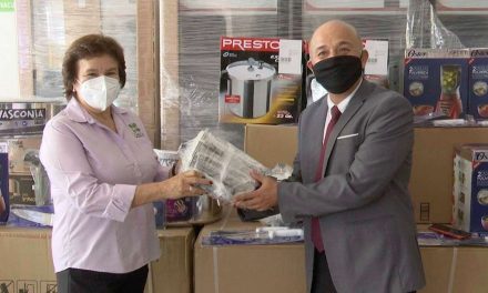 Importante donación de equipo para la cocina de la Casa del Buen Samaritano