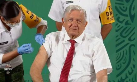 AMLO recibe la segunda dosis de la vacuna de AstraZeneca