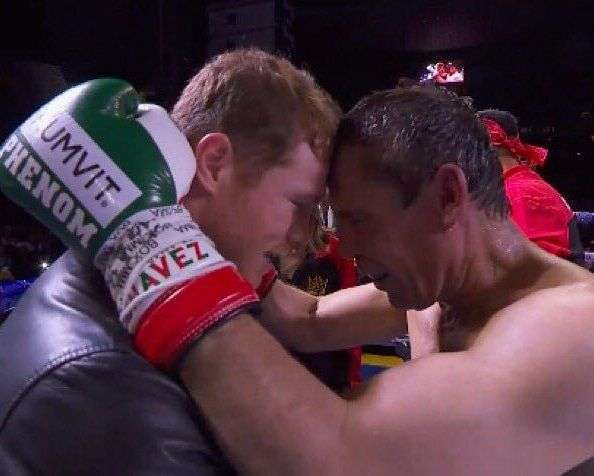 «Canelo» Álvarez recibe halagos de Julio César Chávez