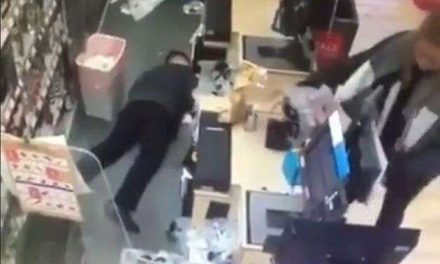 Empleado estaba ebrio y para no trabajar fingió un desmayo