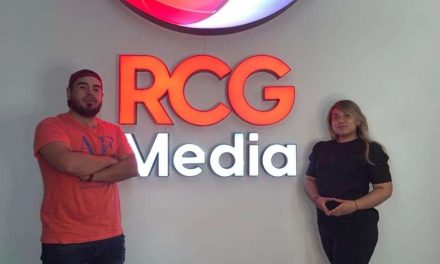 Reconoce UAdeC a periodistas de RCG con dos premios