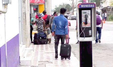 Llegan cientos de migrantes afrodescendientes
