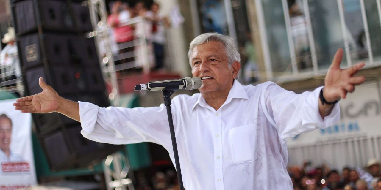 ¿AMLO le copia al Bronco? Insinúa que le cortaría las manos a políticos ladrones