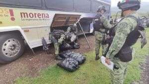 Se burlan y critican a Sedena por quitar logos de Morena