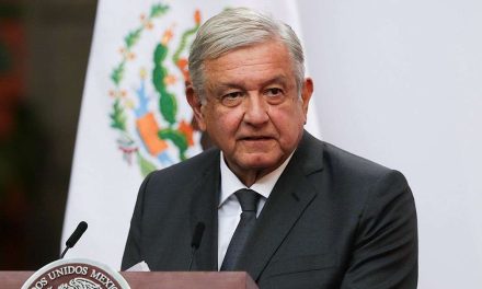 AMLO acusó al INE de gastar su presupuesto en vinos y altos sueldos