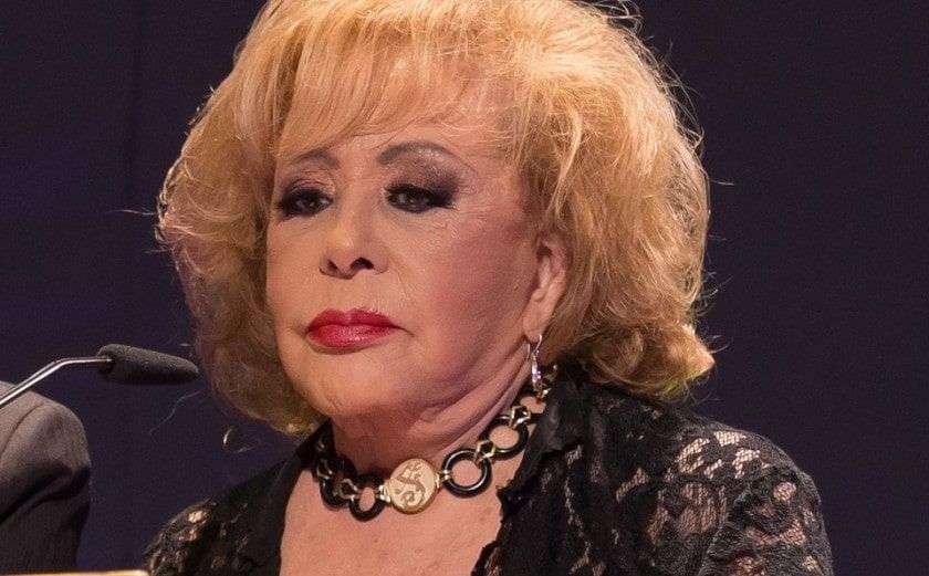 ‘Soy un roble’: Silvia Pinal sale del hospital, fue a revisión