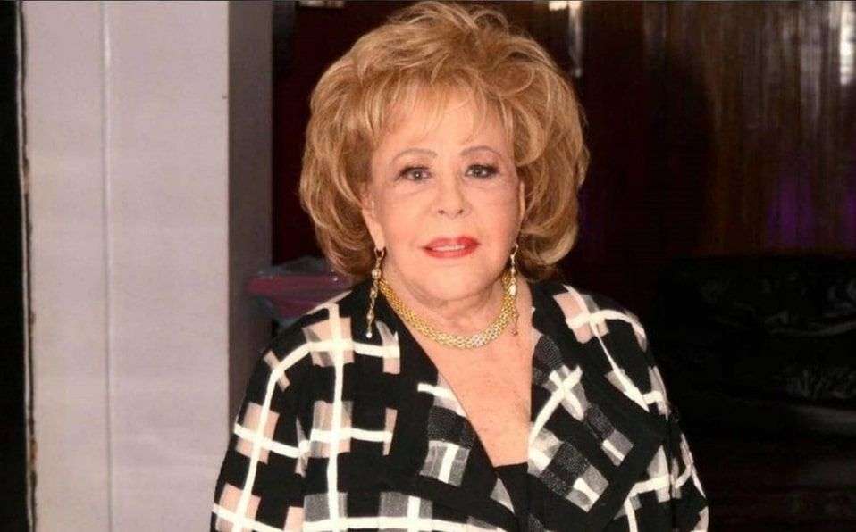 Silvia Pinal sigue hospitalizada y sin fecha para regresar a su casa