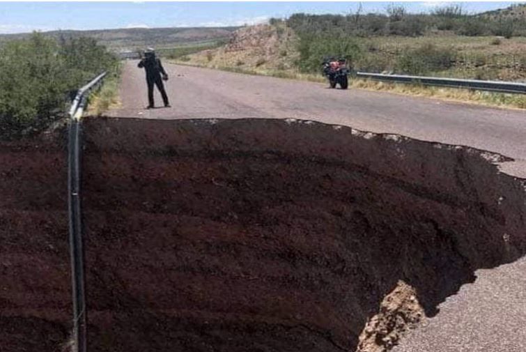 Se abre socavón de 15 metros ahora en Chihuahua