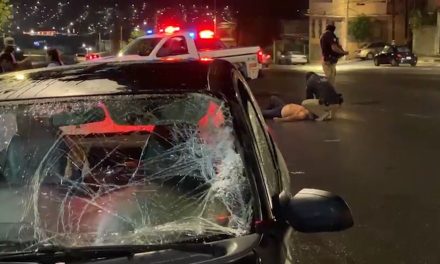 Cruza sin precaución y lo atropellan en Periférico Saltillo