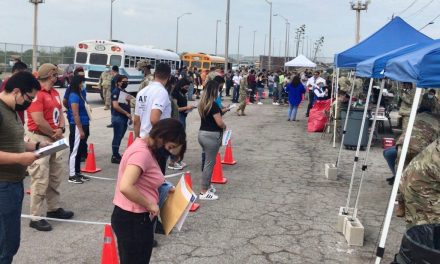 Aplican vacunas anticovid en puentes internacionales de Coahuila
