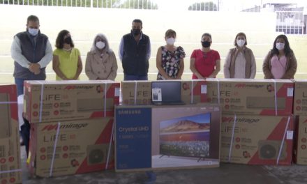 Entregan apoyos a Jardín de Niños Guadalupe Victoria en Ramos Arizpe