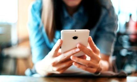 Facebook, Google, TikTok y Twitter mejorarán seguridad de las mujeres