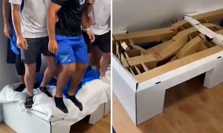 ¿Cuántos atletas se necesitan para romper una cama ‘anti sexo’? Tokio 2020 |VIDEO