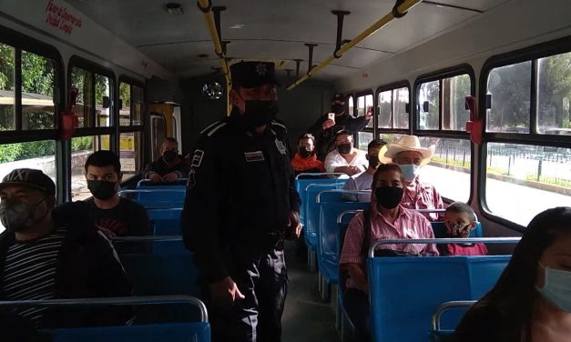 Agrupamiento especial de la policía cuida el transporte urbano en Saltillo