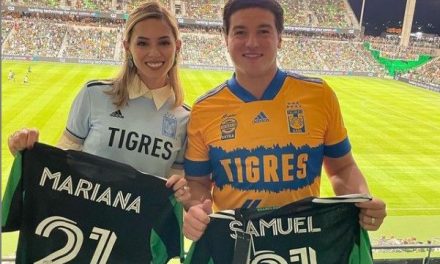 Samuel García se da un ‘break’ y asiste a partido de Tigres en Texas