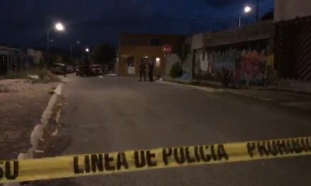 Caminaba con su hermana, se desploma y muere en las calles de Saltillo