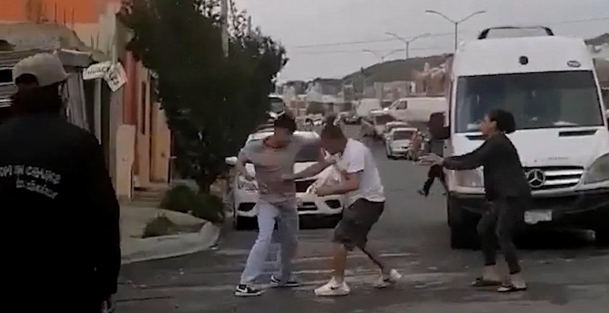 Sin importar mujeres y niños, se arma riña campal en Teresitas