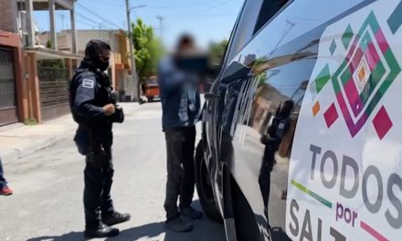 Grupos de WhatsApp ayudan a policías de Saltillo a detener a dos maleantes en Oceanía