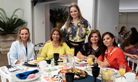Celebran los 30 de Ana Lucía