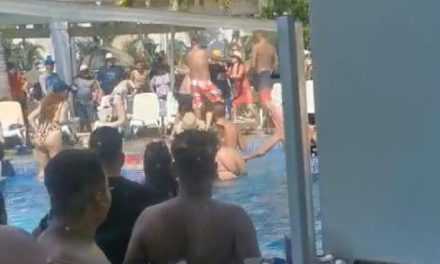 Turistas protagonizan batalla campal en hotel de Mazatlán
