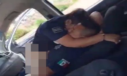 Los agarran en la movida… policías de Ecatepec son grabados teniendo sexo