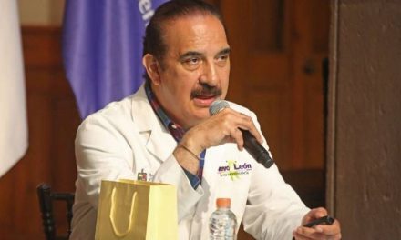 Secretario de Salud de Nuevo León visitará antros y bares para ‘regañar’ a jóvenes