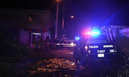 Lo golpean en la calle y se desquita con su esposa en Nuevo León