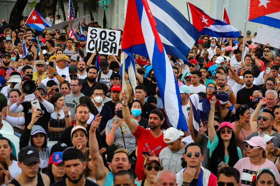 Devuelven el internet pero no redes sociales, Cuba sigue incomunicado