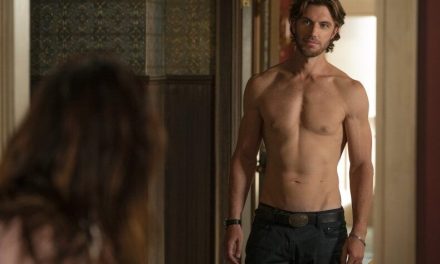 Candente escena de Sex/Life se vuelve viral en redes sociales