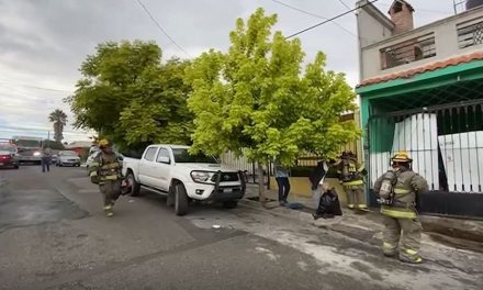 Flamazo en un domicilio moviliza a Bomberos de Saltillo