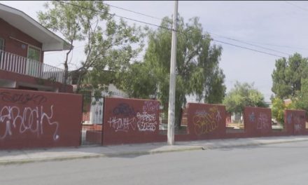 Llenan de grafitis primaria de Ramos Arizpe
