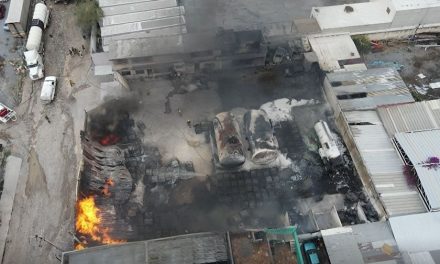 Evacúan Centro de Gobierno por incendio en Saltillo