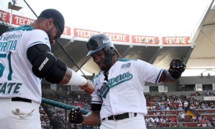 Con dos jonrones, Saraperos propina tremenda paliza a Sultanes
