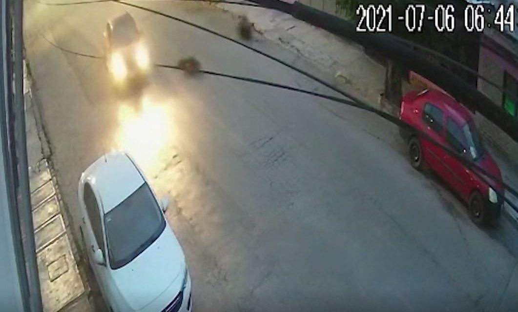 Piden a conductor que atropelló a un hombre con discapacidad que de la cara