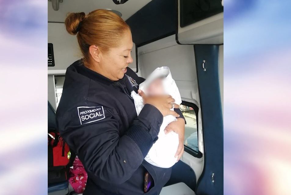 Policía de Saltillo recibe a bebé